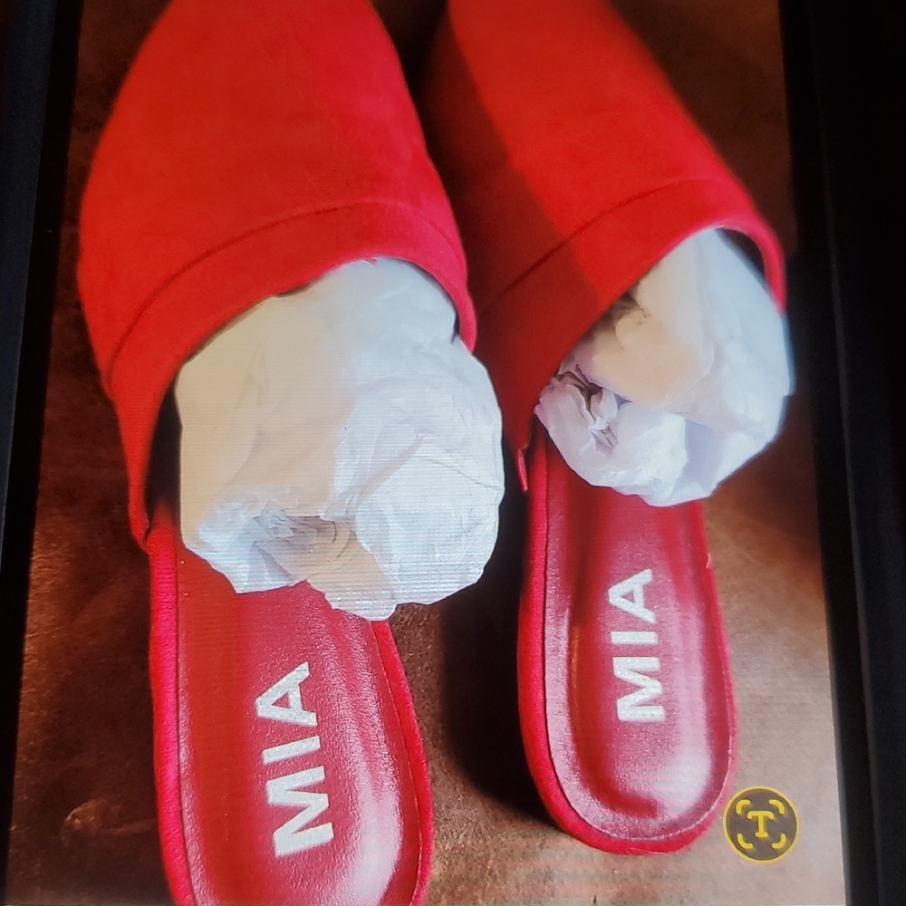 MIA Red Mules